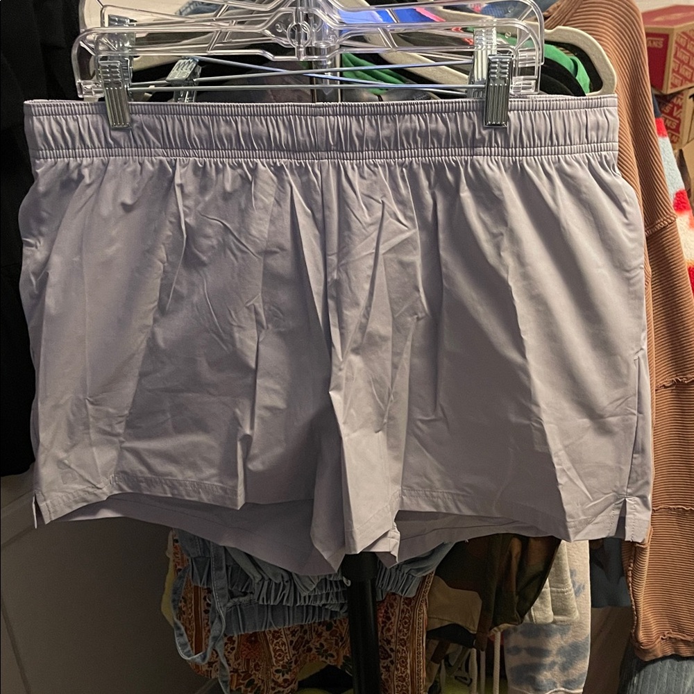 On Clouds lilac 3" Core Shorts